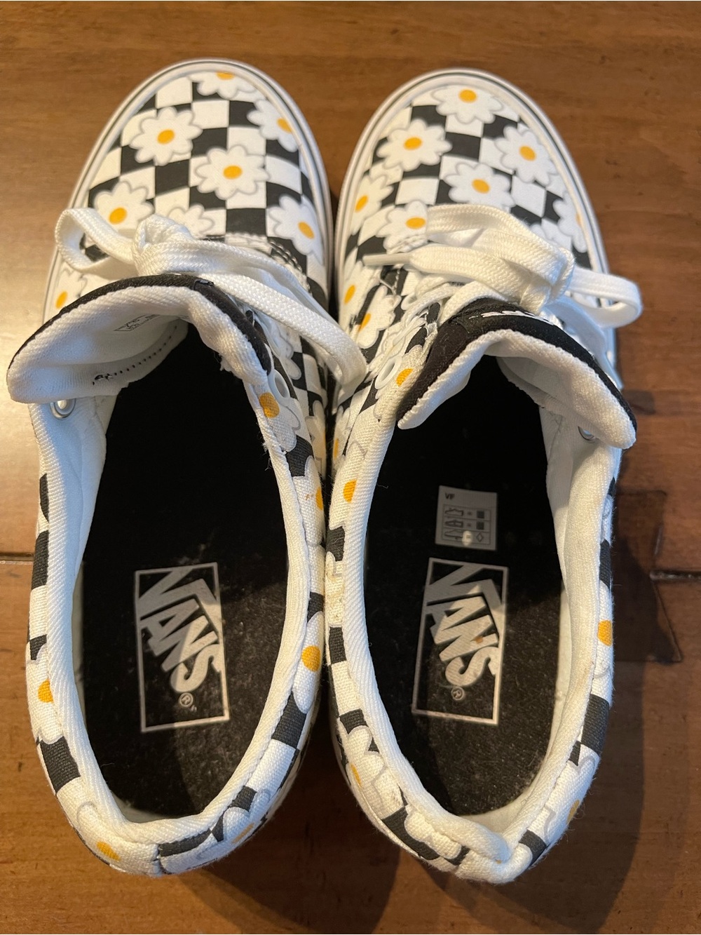 Vans women’s Checkerboard Daisy Sneakers - White, Black, Yellow - Picture 2 of 8